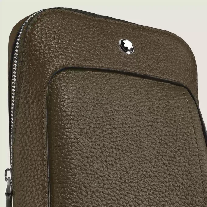 Bolso Montblanc Companion on body Bolso Montblanc Companion on body