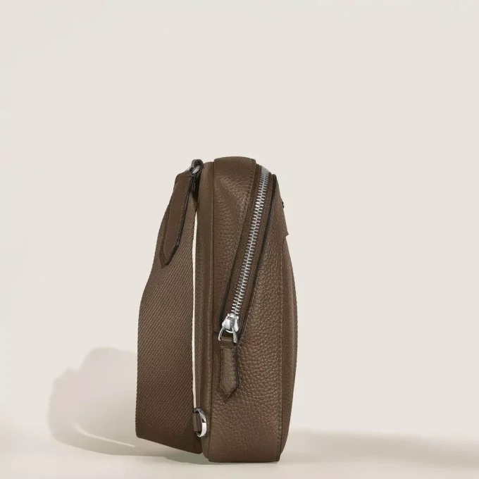 Bolso Montblanc Companion on body Bolso Montblanc Companion on body