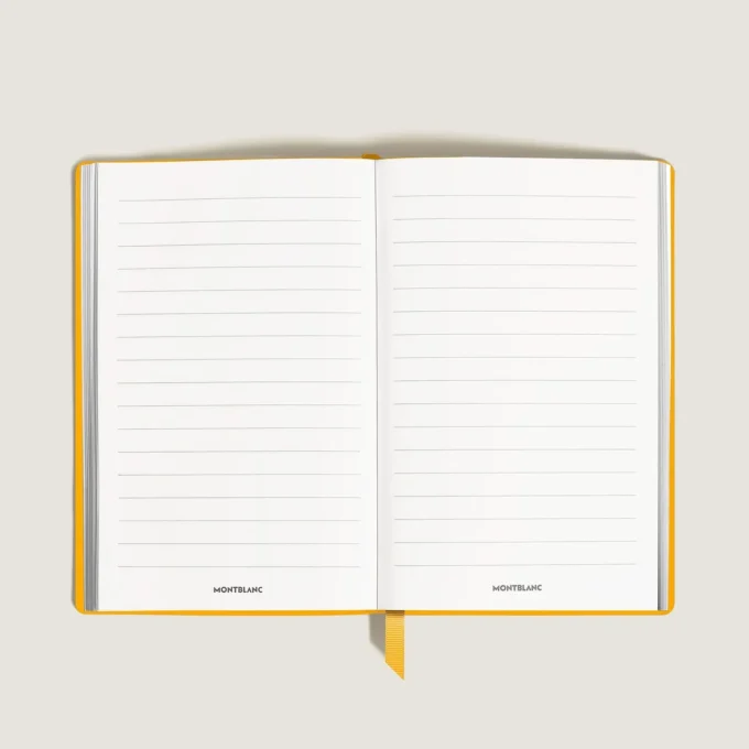Cuaderno grande, piel Saffiano, amarillo Modena – Páginas rayadas Cuaderno grande, piel Saffiano, amarillo Modena – Páginas rayadas