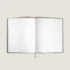 Cuaderno grande, piel Saffiano, verde británico – Páginas rayadas Cuaderno grande, piel Saffiano, verde británico – Páginas rayadas