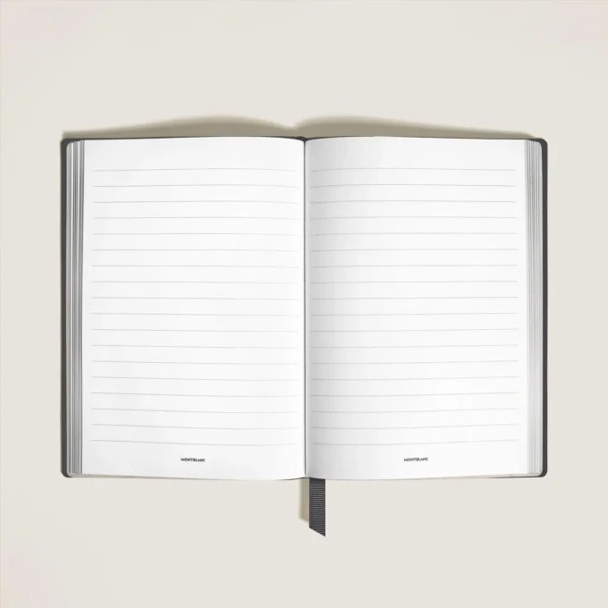 Cuaderno mediano en piel suave, páginas rayadas Cuaderno mediano en piel suave, páginas rayadas