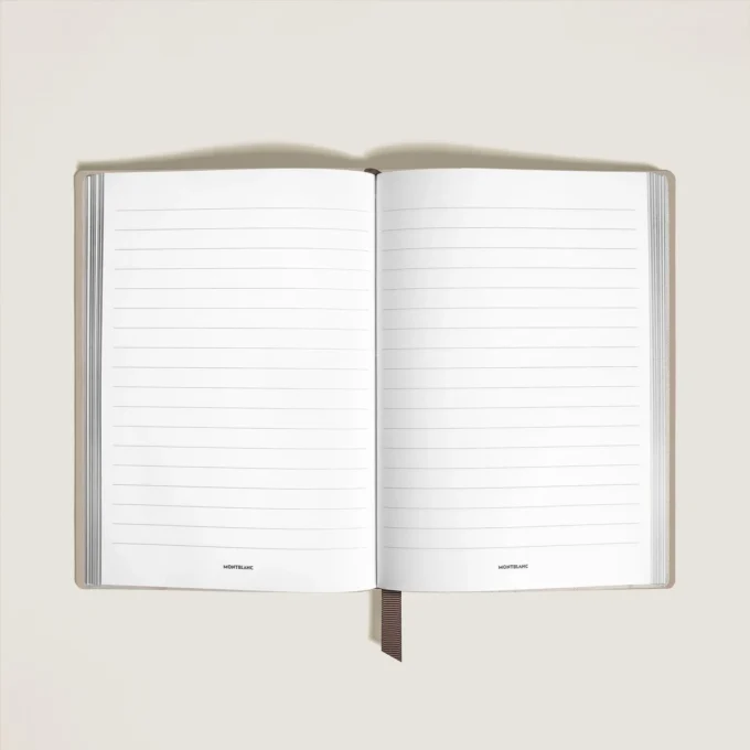 Cuaderno mediano en piel suave, páginas rayadas Cuaderno mediano en piel suave, páginas rayadas