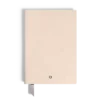 Cuaderno mediano, piel Saffiano, beige nublado – Páginas rayadas Cuaderno mediano, piel Saffiano, beige nublado – Páginas rayadas