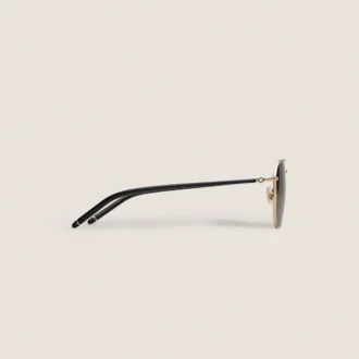 Gafas de sol cuadradas con montura metálica dorada
