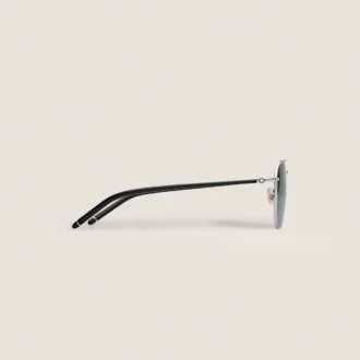 Gafas de sol cuadradas con montura metálica plateada