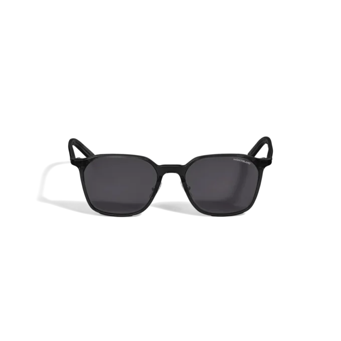 Gafas de sol ovaladas con montura de acetato negro. Gafas de sol ovaladas con montura de acetato negro.