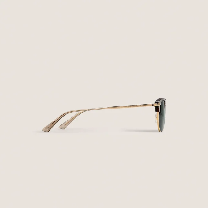Gafas de sol rectangulares con montura metálica dorada Gafas de sol rectangulares con montura metálica dorada