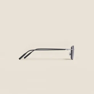 Gafas de sol rectangulares con montura metálica plateada